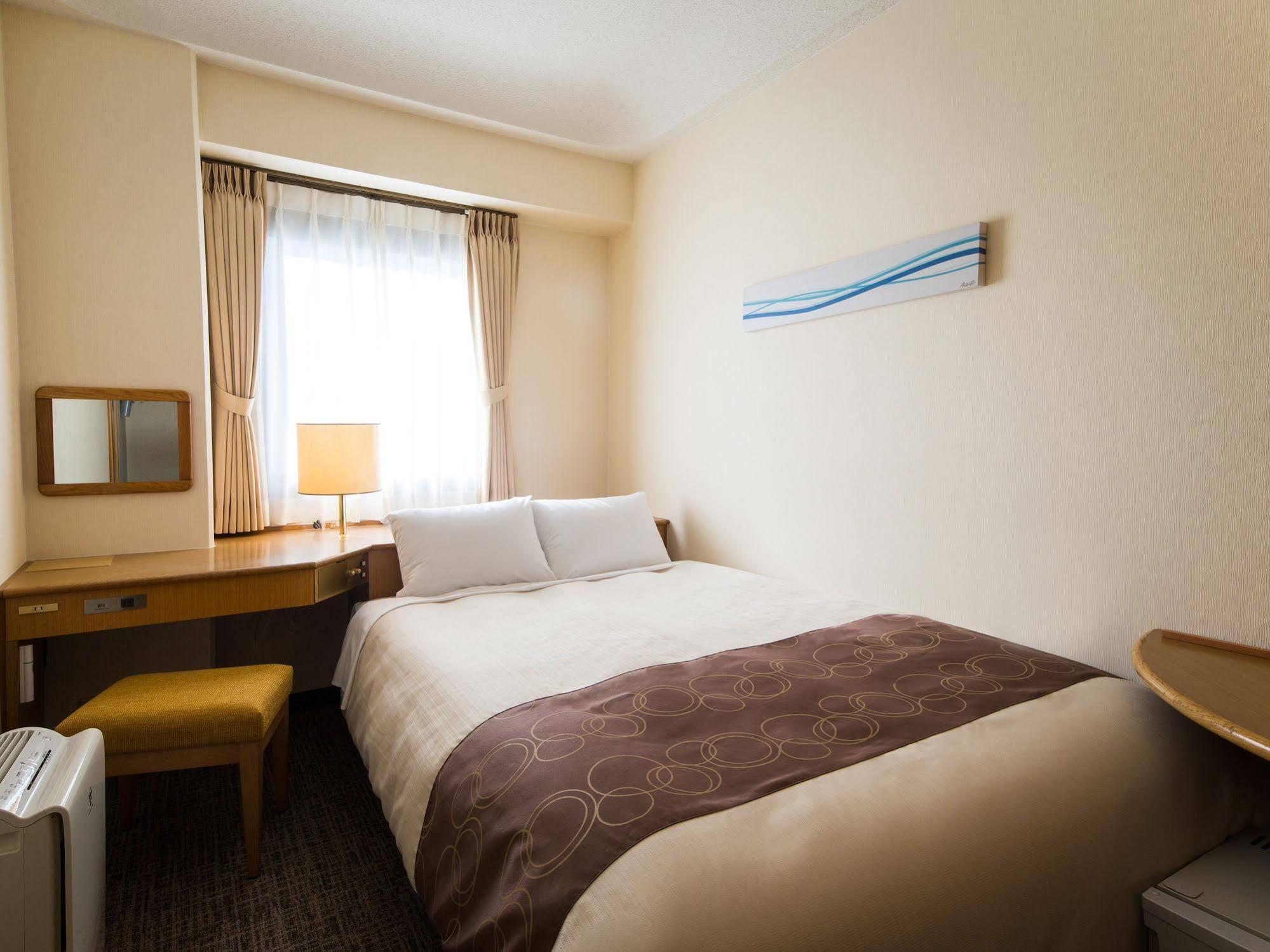 Osaka Umeda Os Hotel Exterior photo