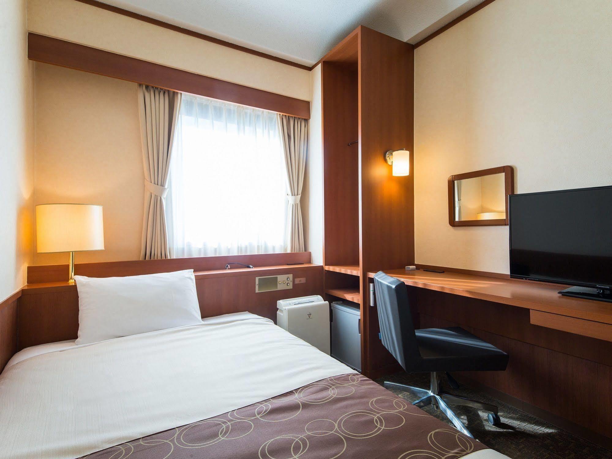 Osaka Umeda Os Hotel Exterior photo